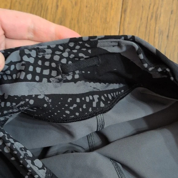 Lululemon Athletica tight stuff tight leggings Reflective Scalloped Edge 10 - Picture 8 of 8